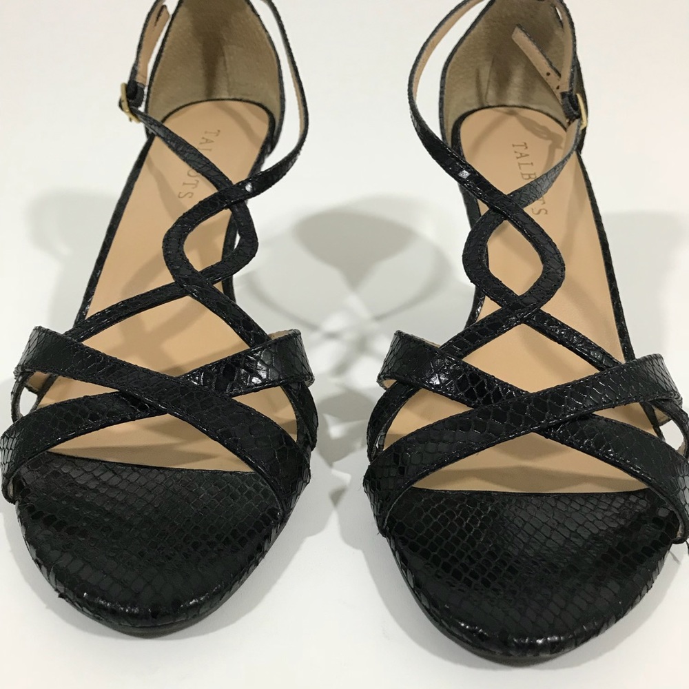 Talbots Black Kitten Heel - Black size 9.5M